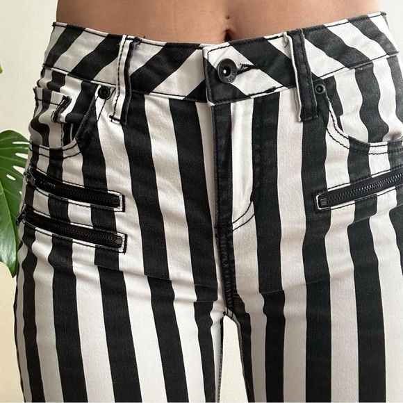 Y2K HT Denim - Picture 2 of 8